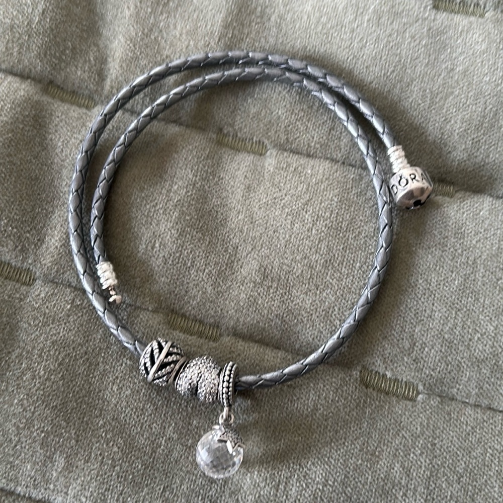 PANDORA leather braided bracelet /3 charms